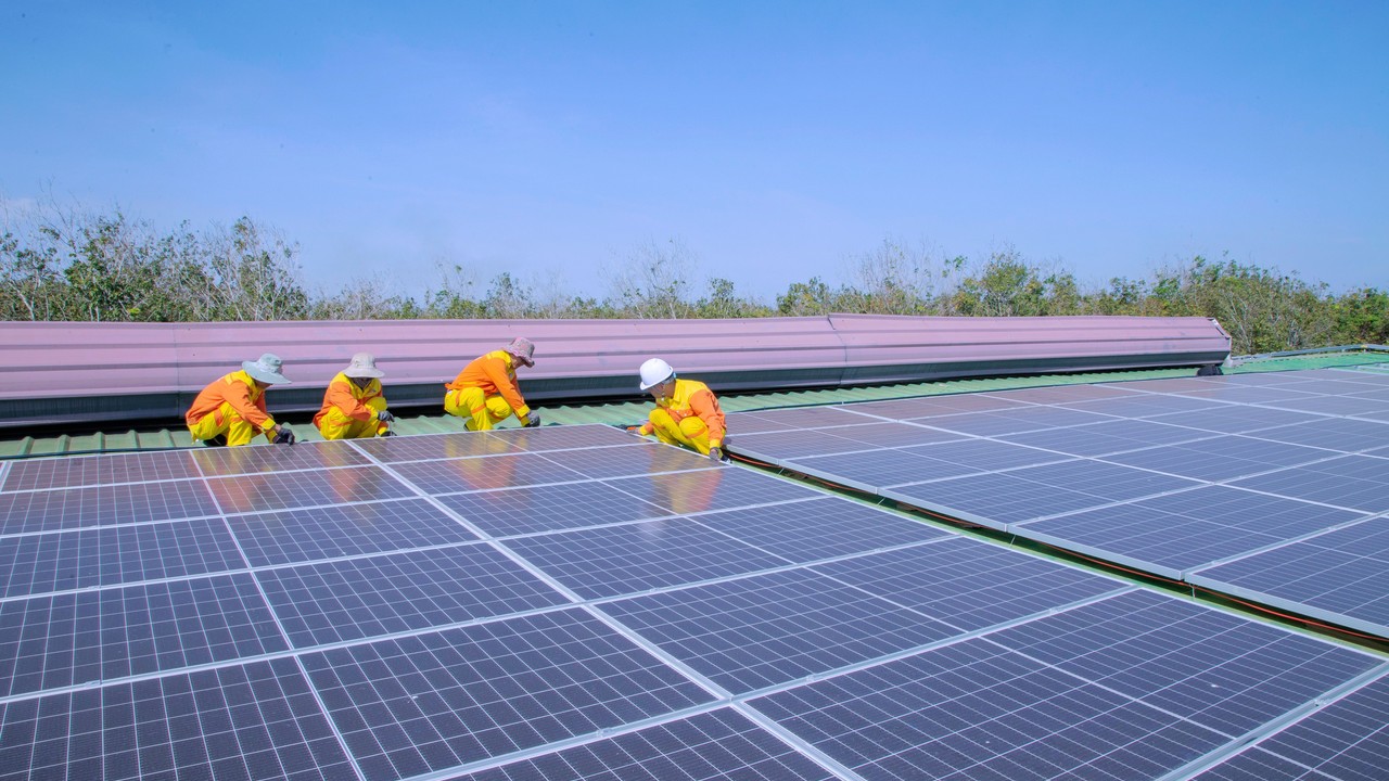 commercial rooftop solar product package visual